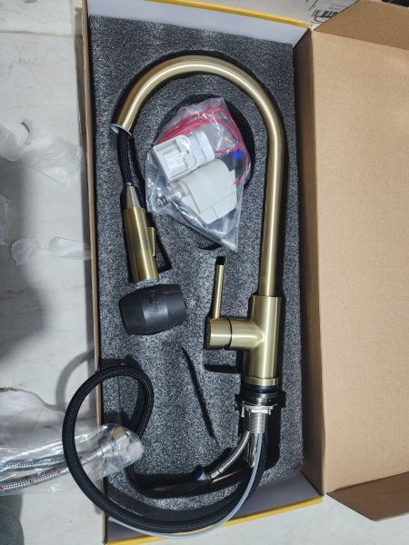 بطارية سينسور 2200 ذهبي