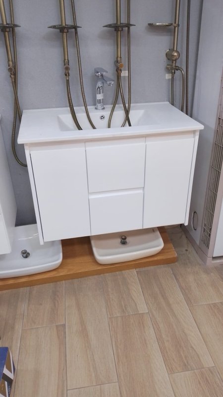 خزانة 80 سم دفتين وجارور ابيض شفرة